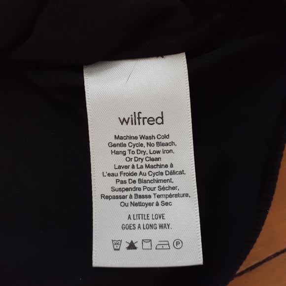 😮 SALE Wilfred black blouse - Picture 4 of 5